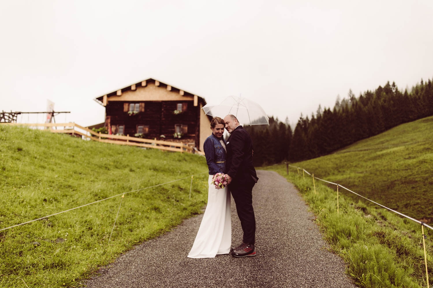 Hochzeitsfotograf_Oberstdorf_Jagdhaus_blauerSalon_Berghochzeit-Allgäu_53