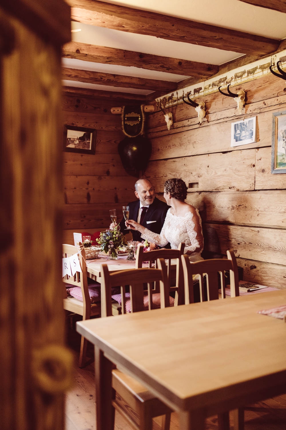 Hochzeitsfotograf_Oberstdorf_Jagdhaus_blauerSalon_Berghochzeit-Allgäu_72