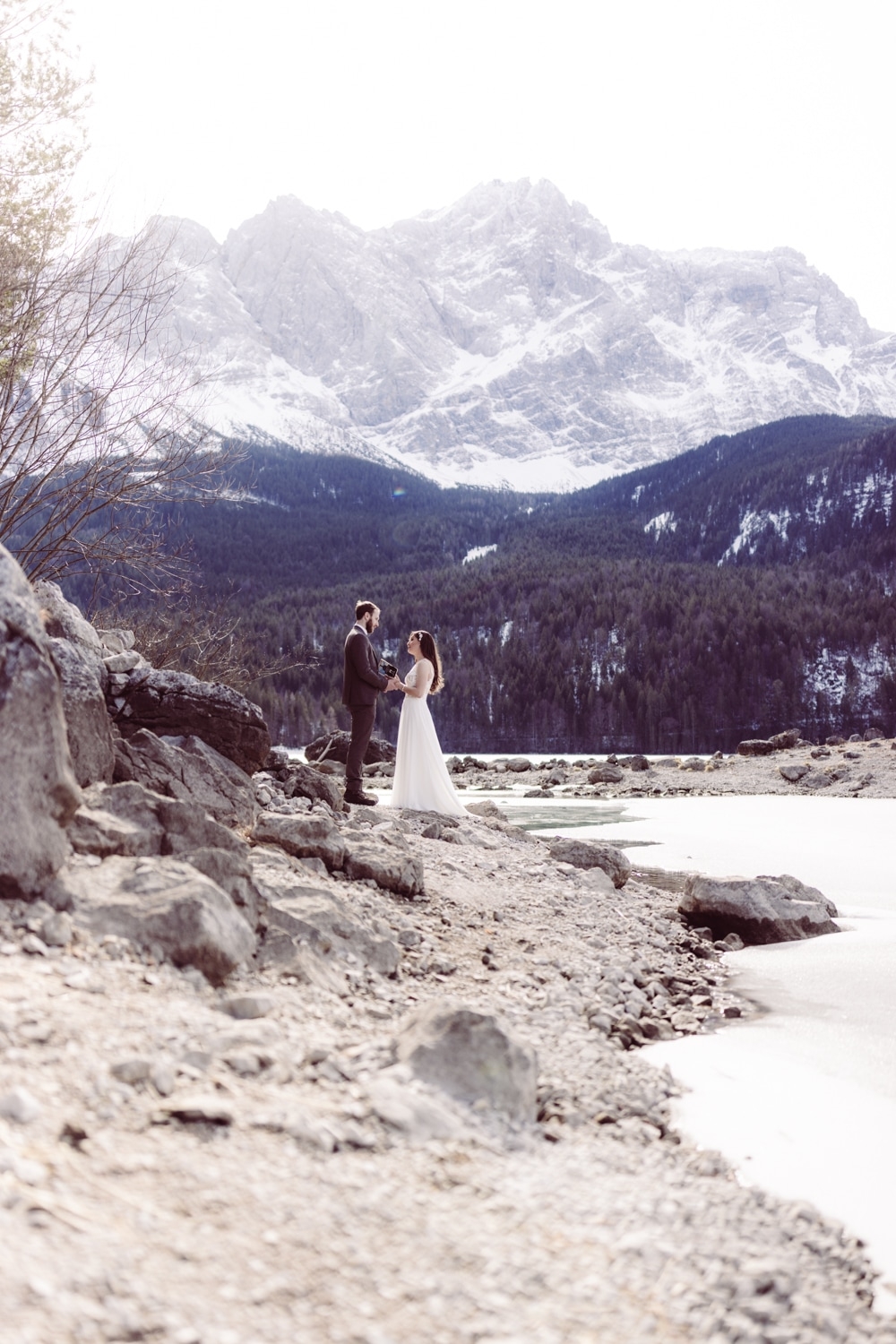 Elopement_Eibsee_Zugspitze_Hochzeitsfotografin_Garmisch_34