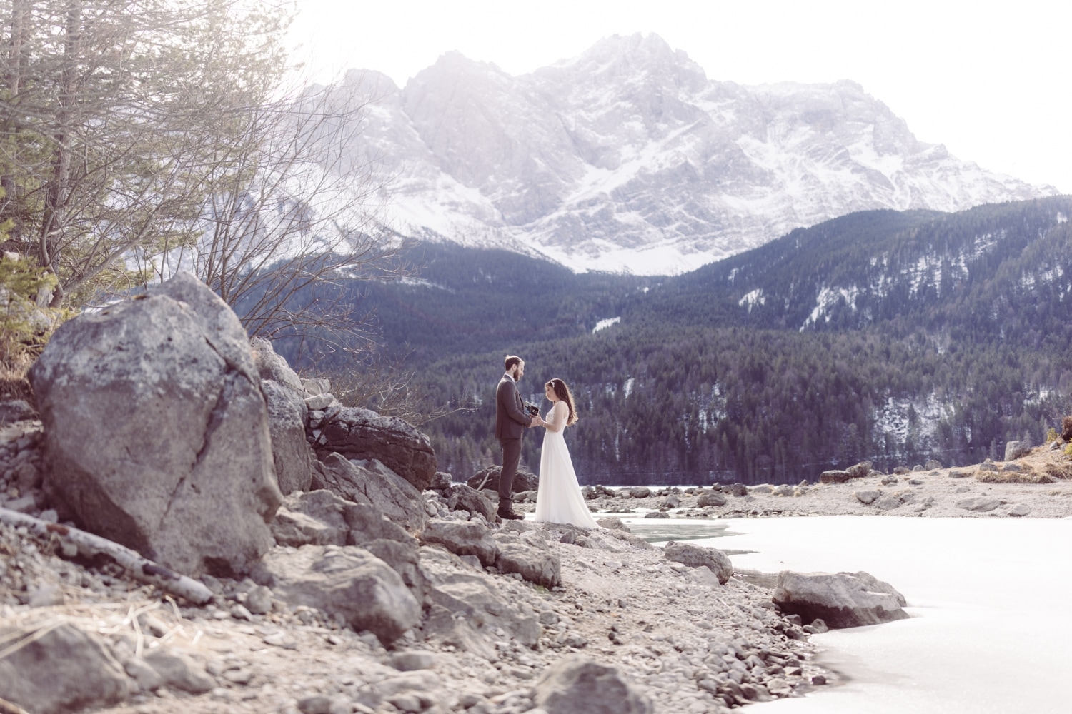 Elopement_Eibsee_Zugspitze_Hochzeitsfotografin_Garmisch_35
