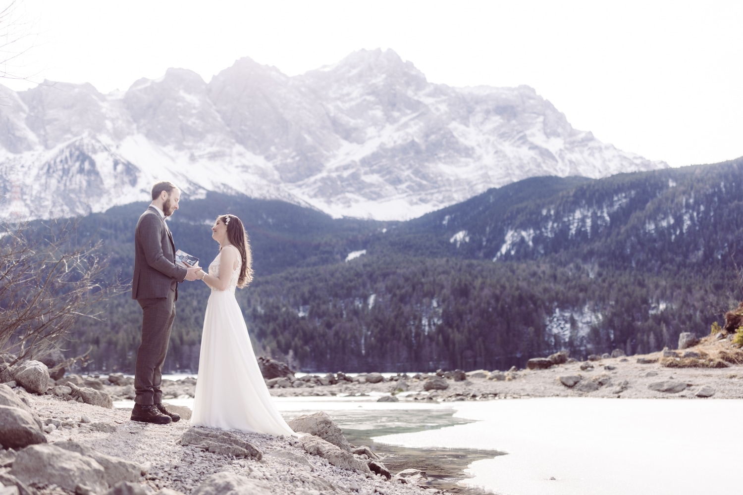 Elopement_Eibsee_Zugspitze_Hochzeitsfotografin_Garmisch_36