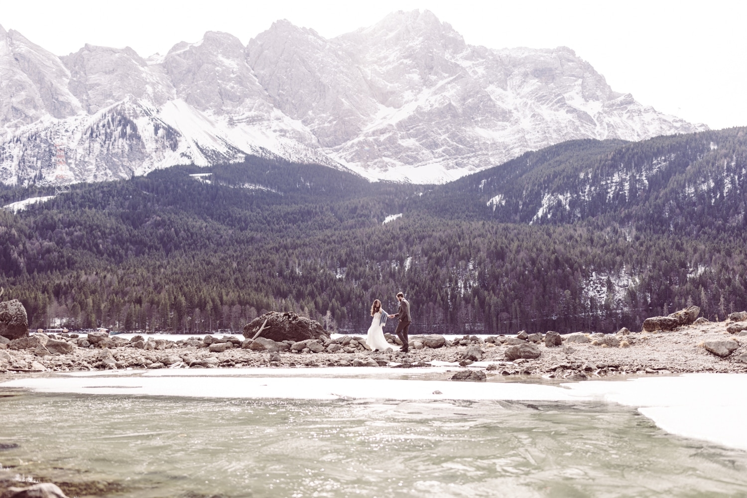 Elopement_Eibsee_Zugspitze_Hochzeitsfotografin_Garmisch_44