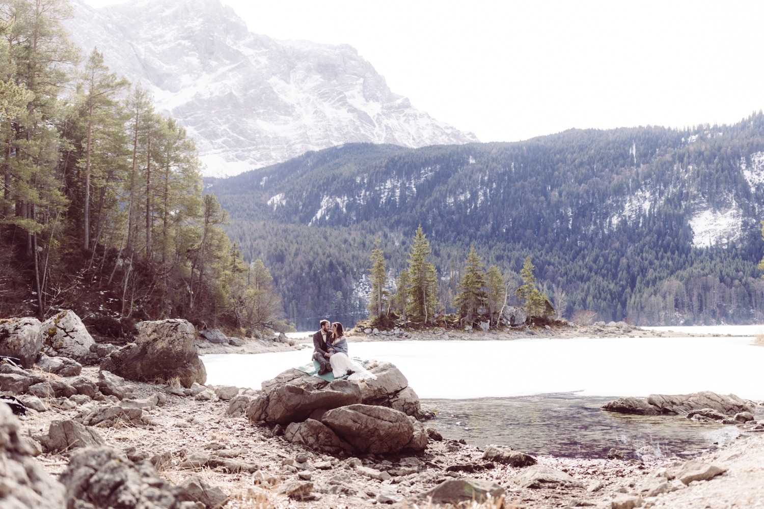 Elopement_Eibsee_Zugspitze_Hochzeitsfotografin_Garmisch_51