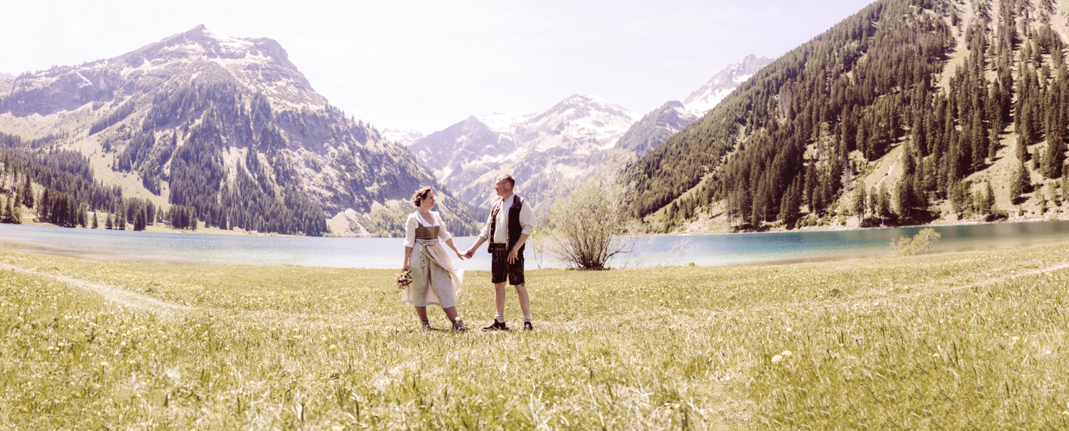 Hochzeitsfotografin_Vilsalpsee_Elopement_Tannheim-87
