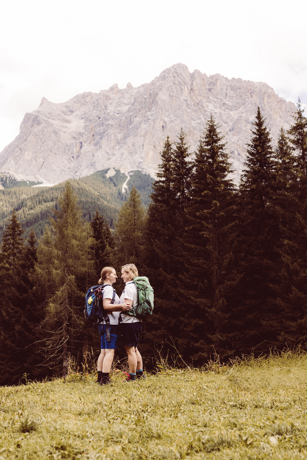 Wanderhochzeit_zu-zweit_Fotografin_Berg-Elopement_&Ouml;sterreich-68