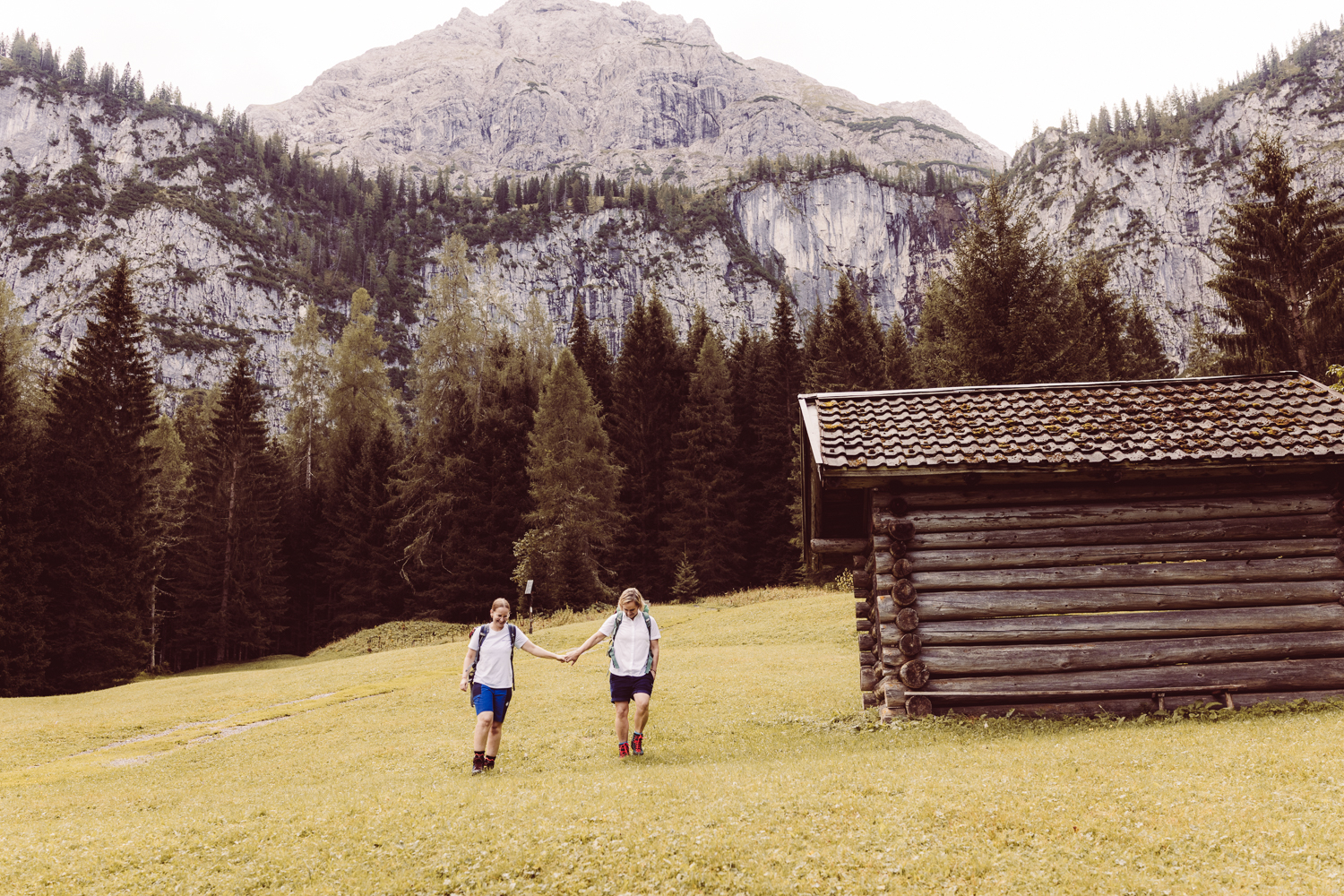 Wanderhochzeit_zu-zweit_Fotografin_Berg-Elopement_&Ouml;sterreich-77